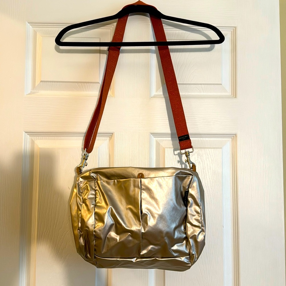 Gold French shoulder bag